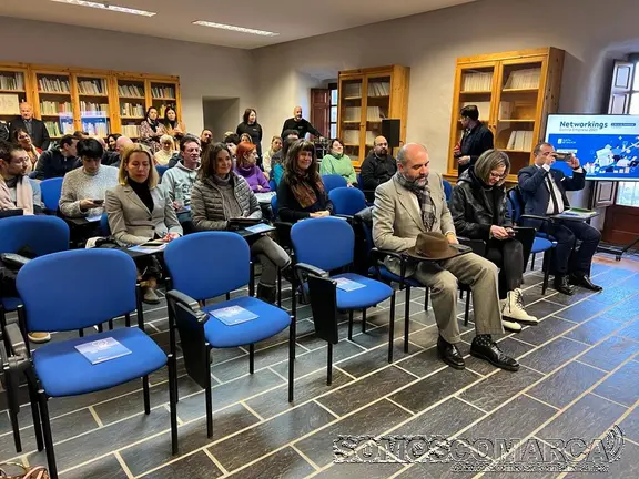 somoscomarca_valdeorras_aeva_empresa_networnik2023-02-063 (2)