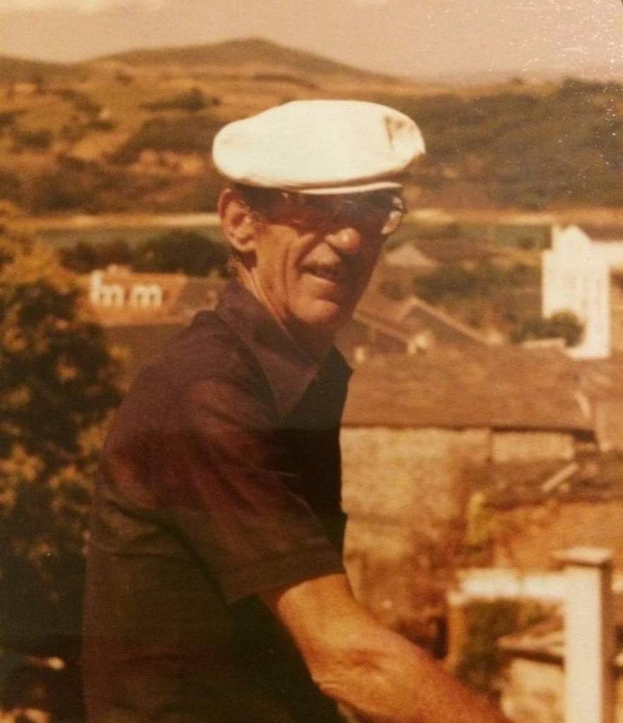 Daniel Mancebo con la gorra que solía ir a pescar